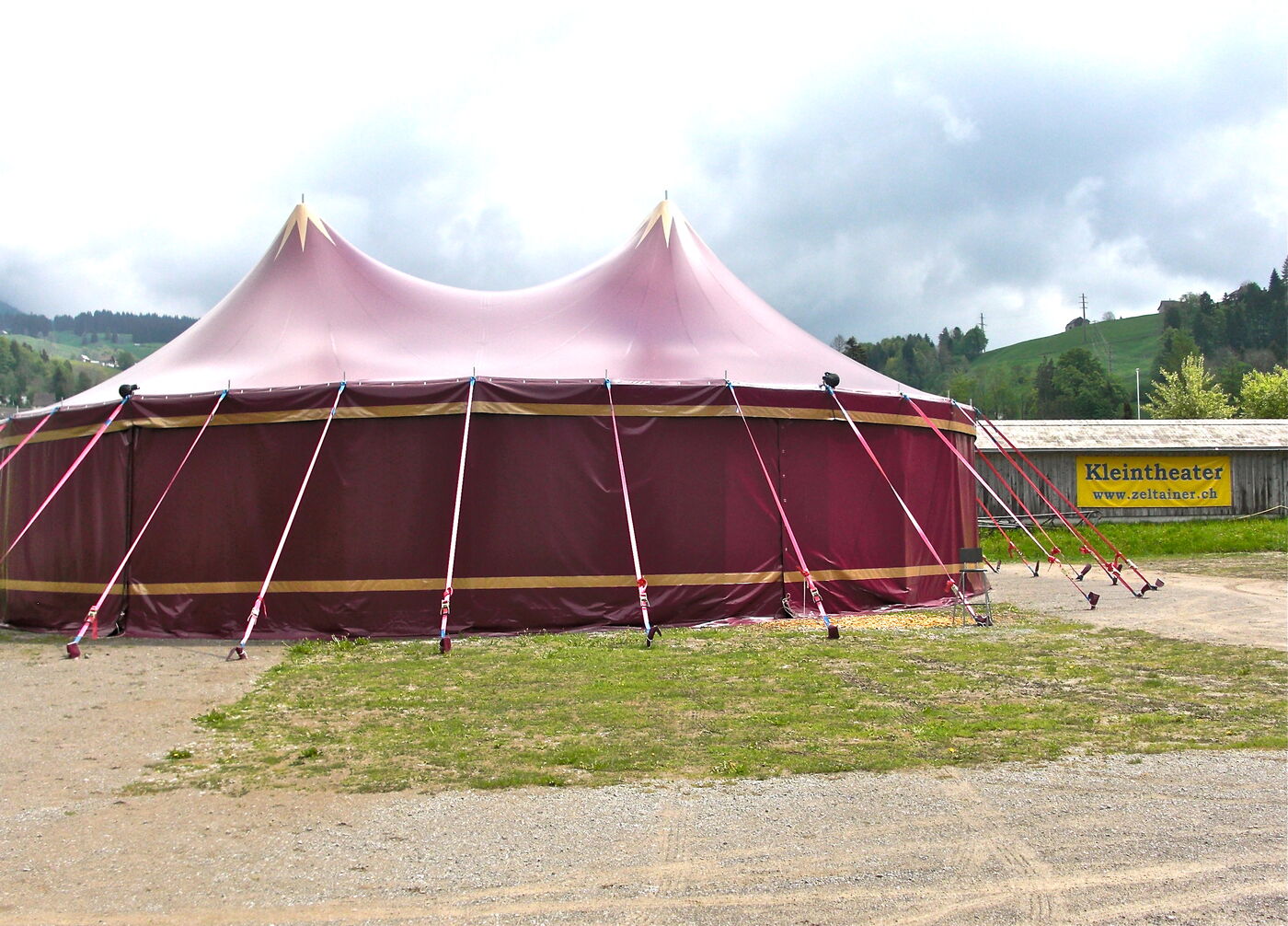Zeltainer Kleintheater Unterwasser