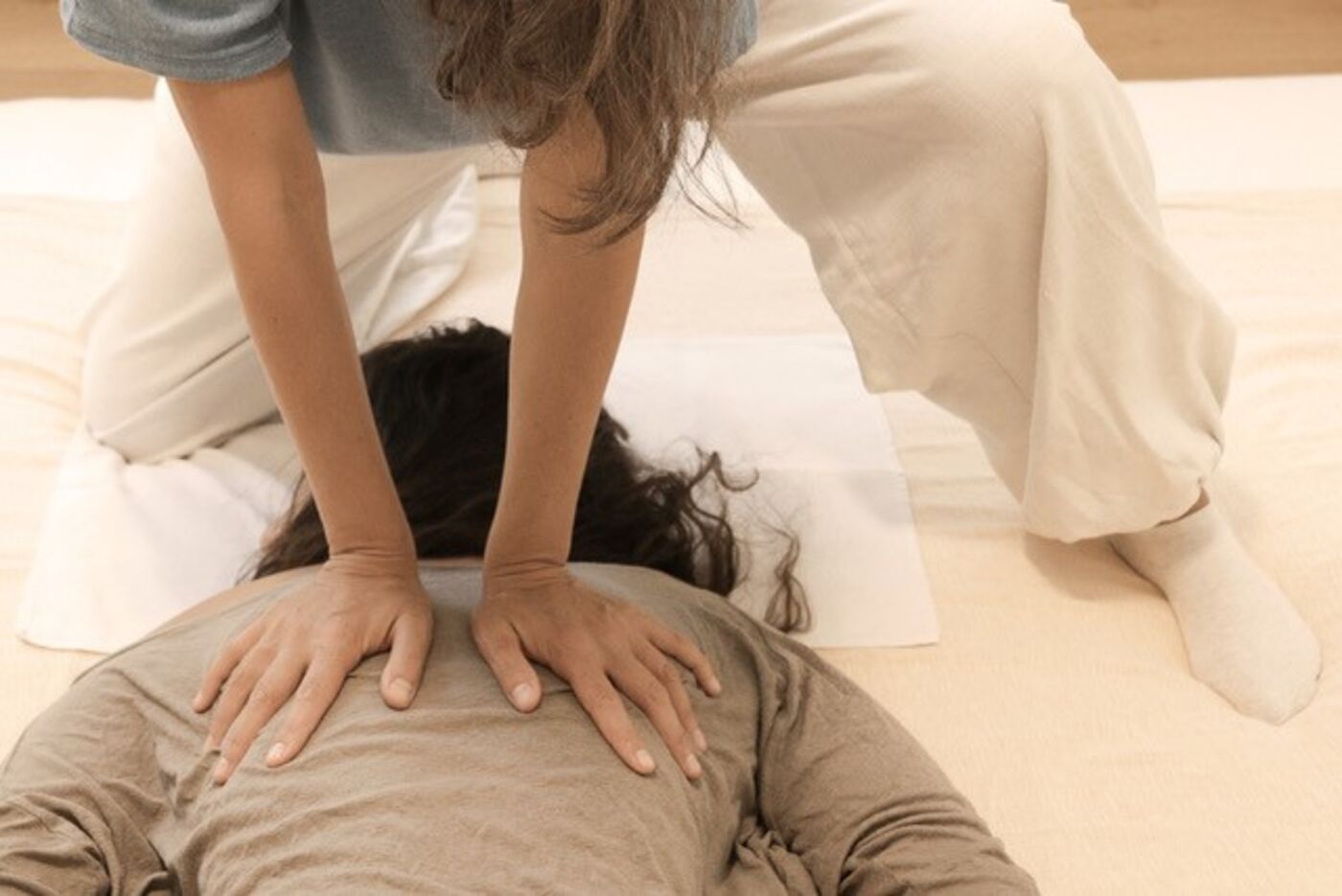 Shiatsu, Massage & Körpertherapie. Seelenwegbegleitung