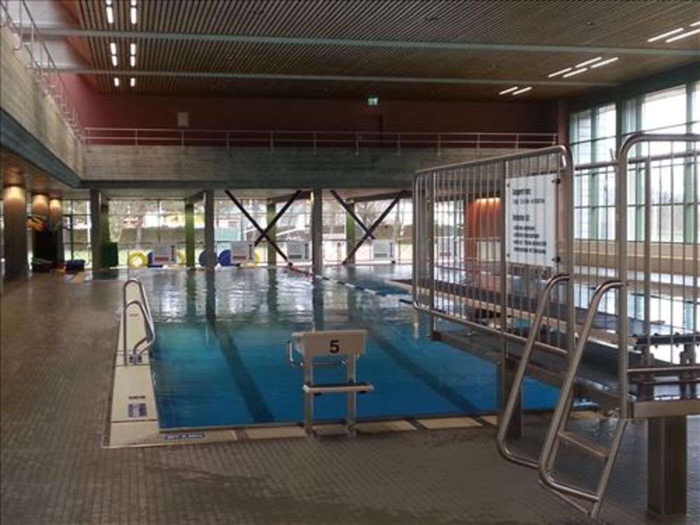 Hallenbad Flös